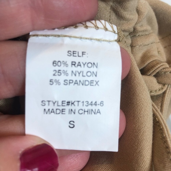 Ellison V-Neck Sleeveless Top with Collar  Size Small - Picture 5 of 8